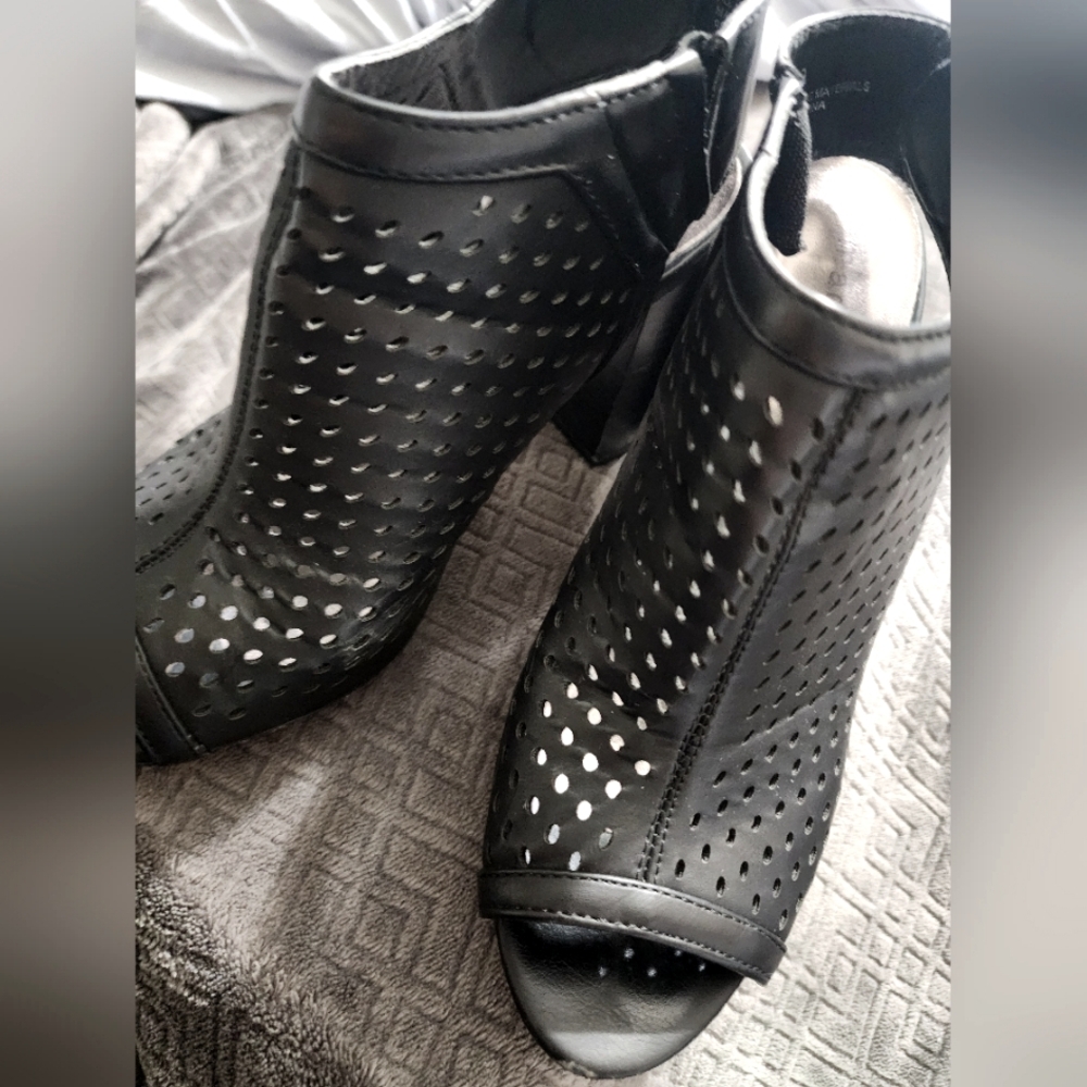 Madden black gladiator style heels